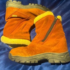 Sorel brick red suede winter boots